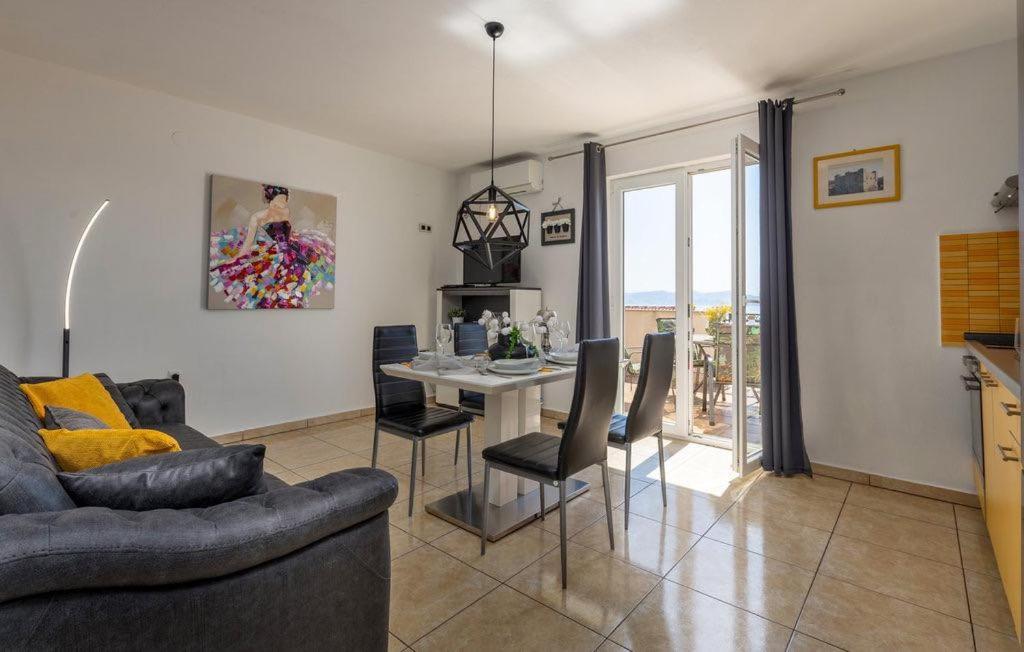 E&M Appartement Senj  Buitenkant foto