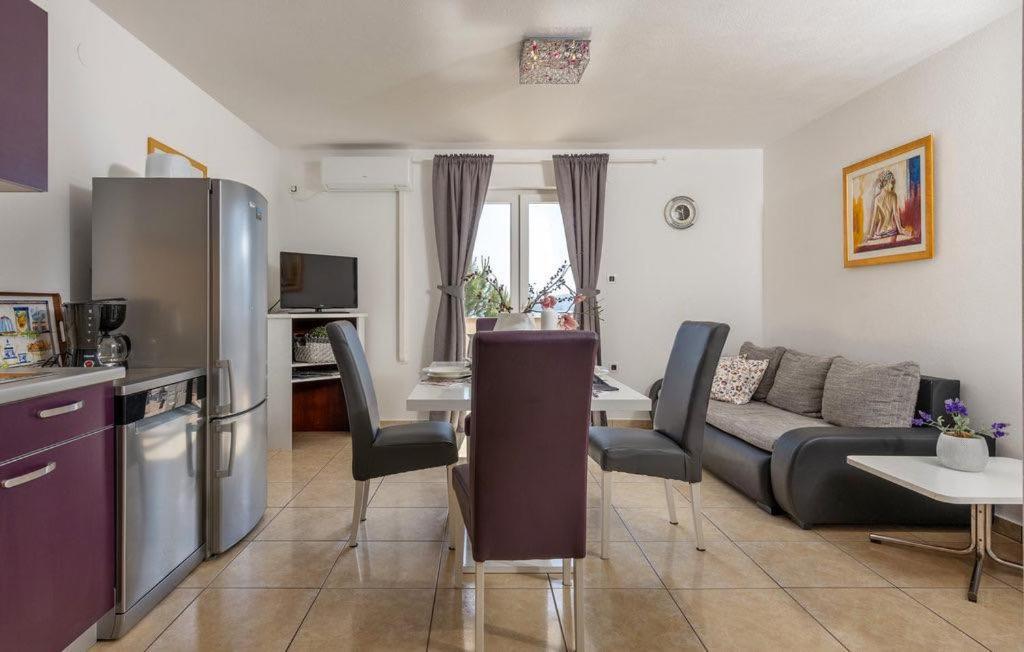 E&M Appartement Senj  Buitenkant foto
