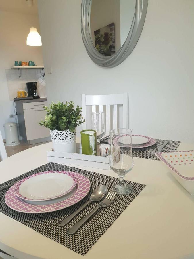 E&M Appartement Senj  Buitenkant foto