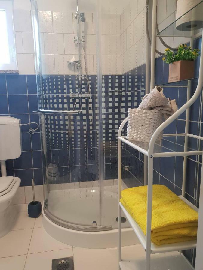 E&M Appartement Senj  Buitenkant foto