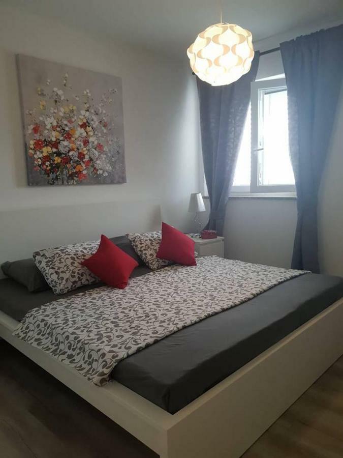 E&M Appartement Senj  Buitenkant foto