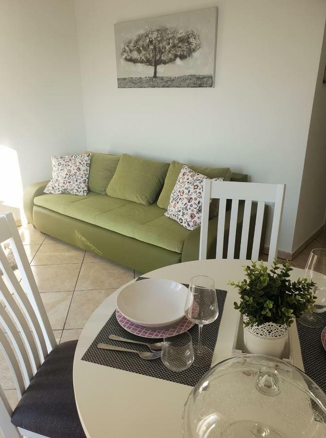 E&M Appartement Senj  Buitenkant foto