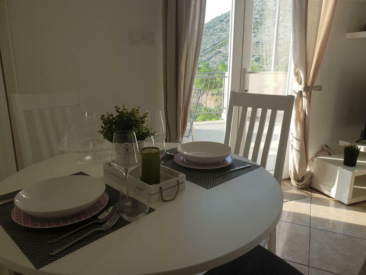 E&M Appartement Senj  Buitenkant foto